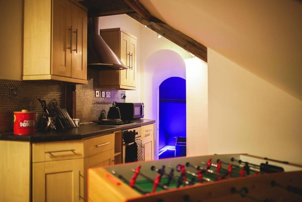 ניוקאסל Games And Movies Lounge 7 Bed City Centre Apartment מראה חיצוני תמונה