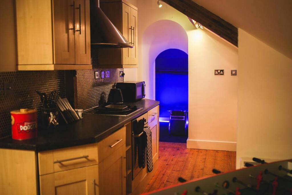 ניוקאסל Games And Movies Lounge 7 Bed City Centre Apartment מראה חיצוני תמונה
