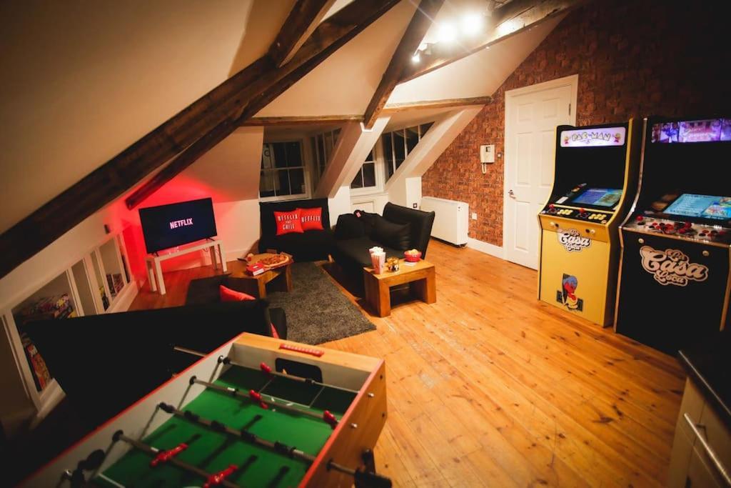ניוקאסל Games And Movies Lounge 7 Bed City Centre Apartment מראה חיצוני תמונה