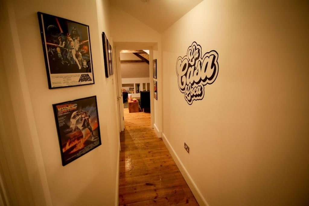 ניוקאסל Games And Movies Lounge 7 Bed City Centre Apartment מראה חיצוני תמונה
