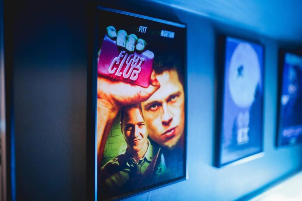ניוקאסל Games And Movies Lounge 7 Bed City Centre Apartment מראה חיצוני תמונה