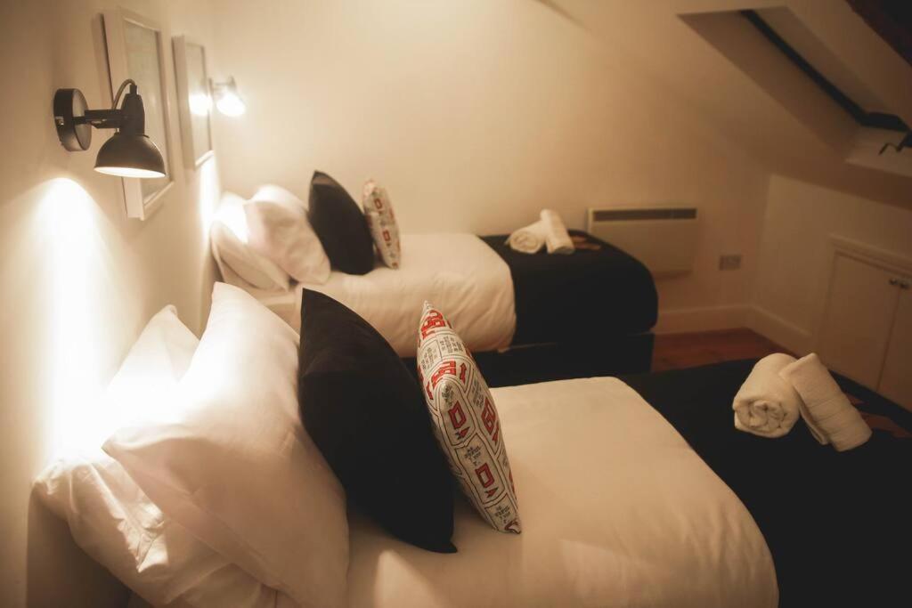 ניוקאסל Games And Movies Lounge 7 Bed City Centre Apartment מראה חיצוני תמונה