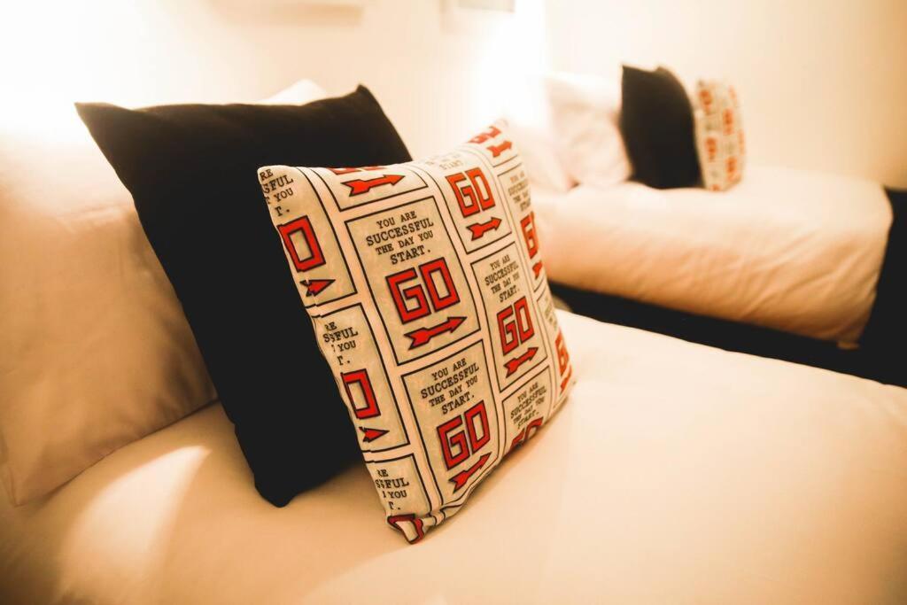 ניוקאסל Games And Movies Lounge 7 Bed City Centre Apartment מראה חיצוני תמונה